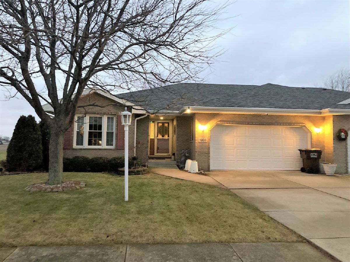Homes & Condos & Townhomes Sold Westshore Manor Manteno Illinois, 1303 Westshore
