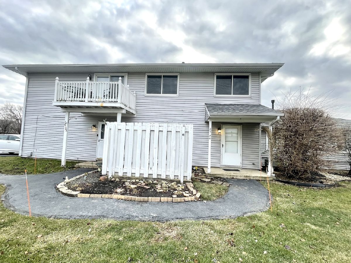 Townhomes & Condos & Homes Sold The Village Crest Hill Illinois, 2324 Carnation