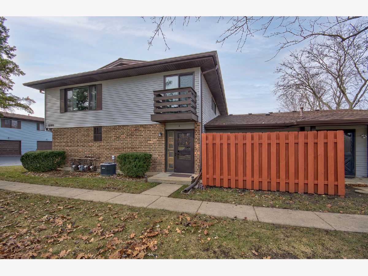 Condominiums Sold Farnswood Aurora Illinois, 1590 Perry