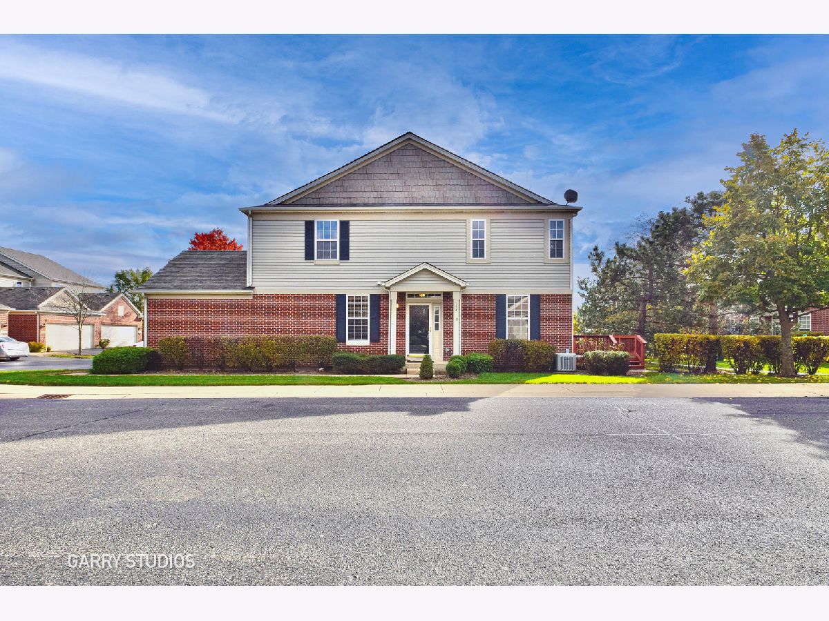 Townhomes Sold Neutrenton Place Elgin Illinois, 154 Neutrenton