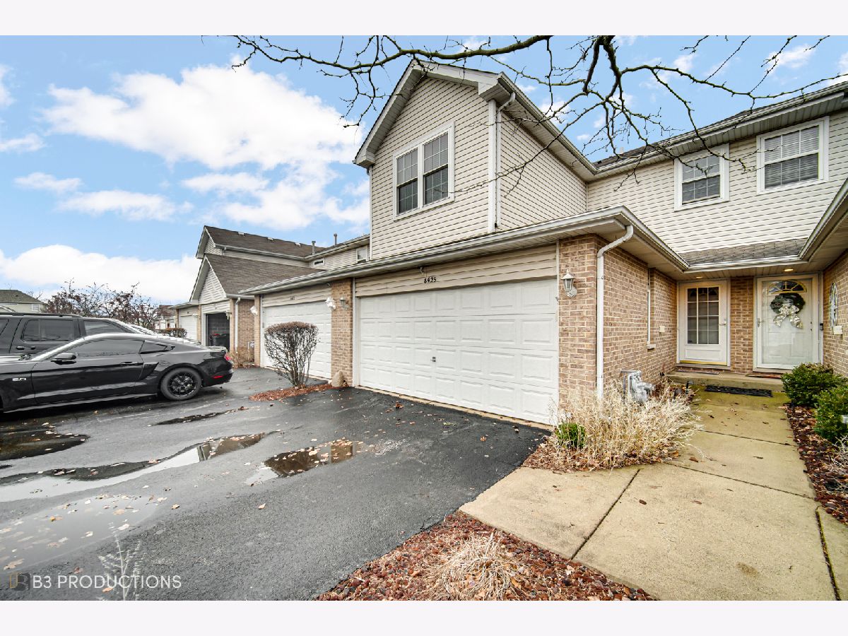 Condominiums Sold Tinley Pointe Centre Tinley Park Illinois, 8429 Stratford