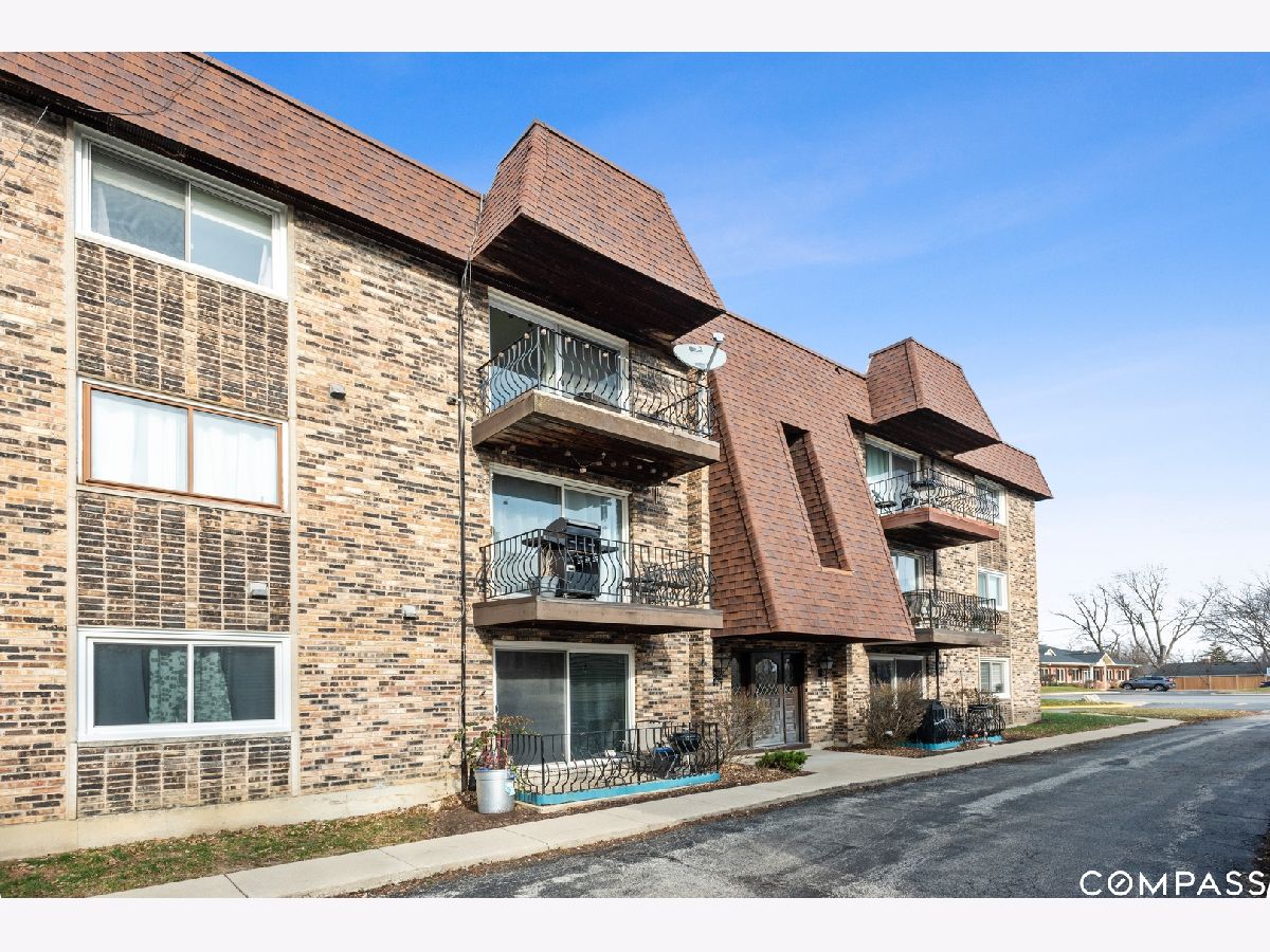 Condominiums Sold Pinewood Downers Grove Illinois, 5520 Belmont