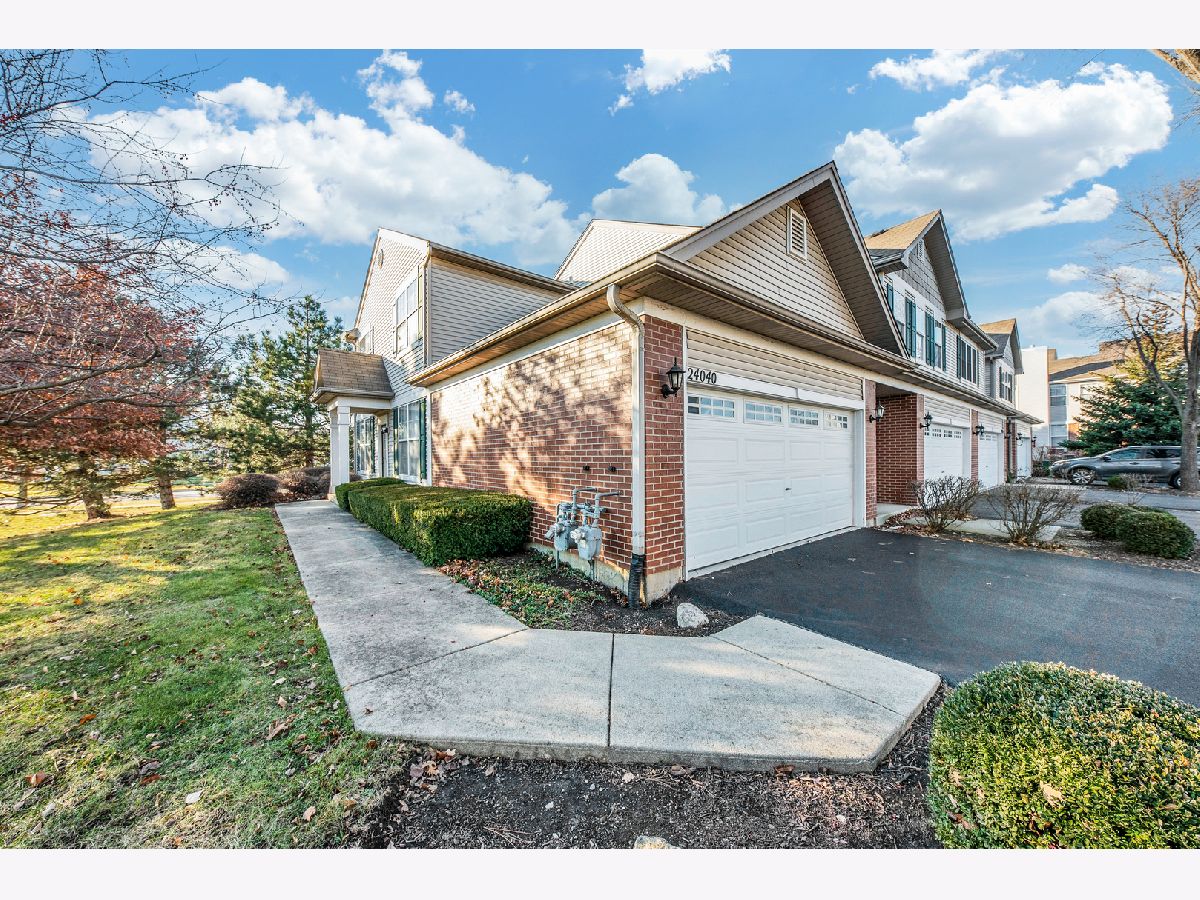 Townhomes & Condos Rented Walnut Creek Plainfield Illinois, 24040 Walnut