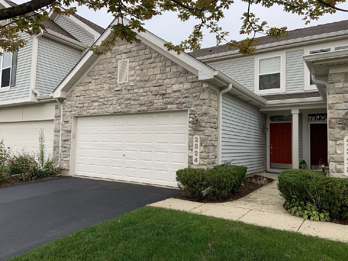 Townhomes & Homes Rented Georgetown Commons Aurora Illinois, 2324 Georgetown