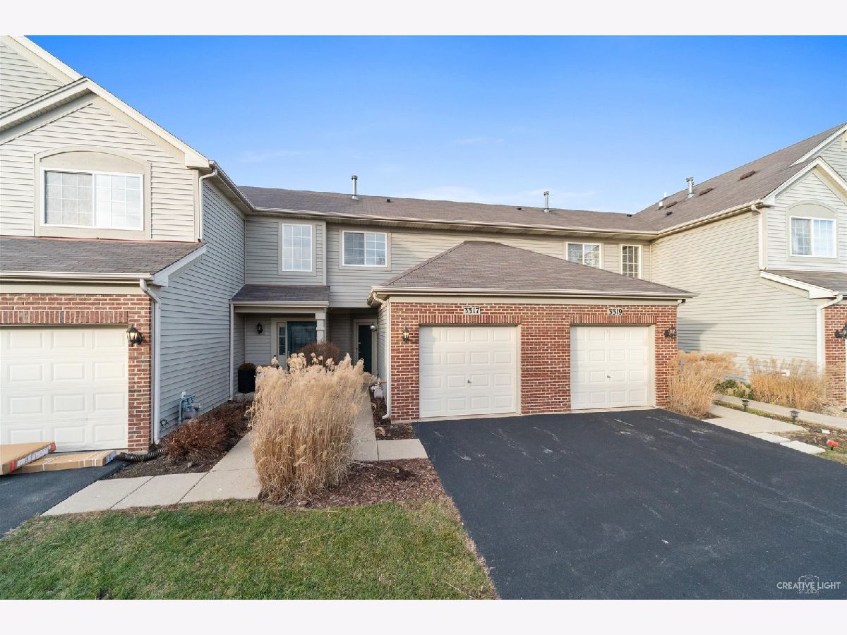 Townhomes Sold Shenandoah Townhomes Carpentersville Illinois, 3317 Blue Ridge