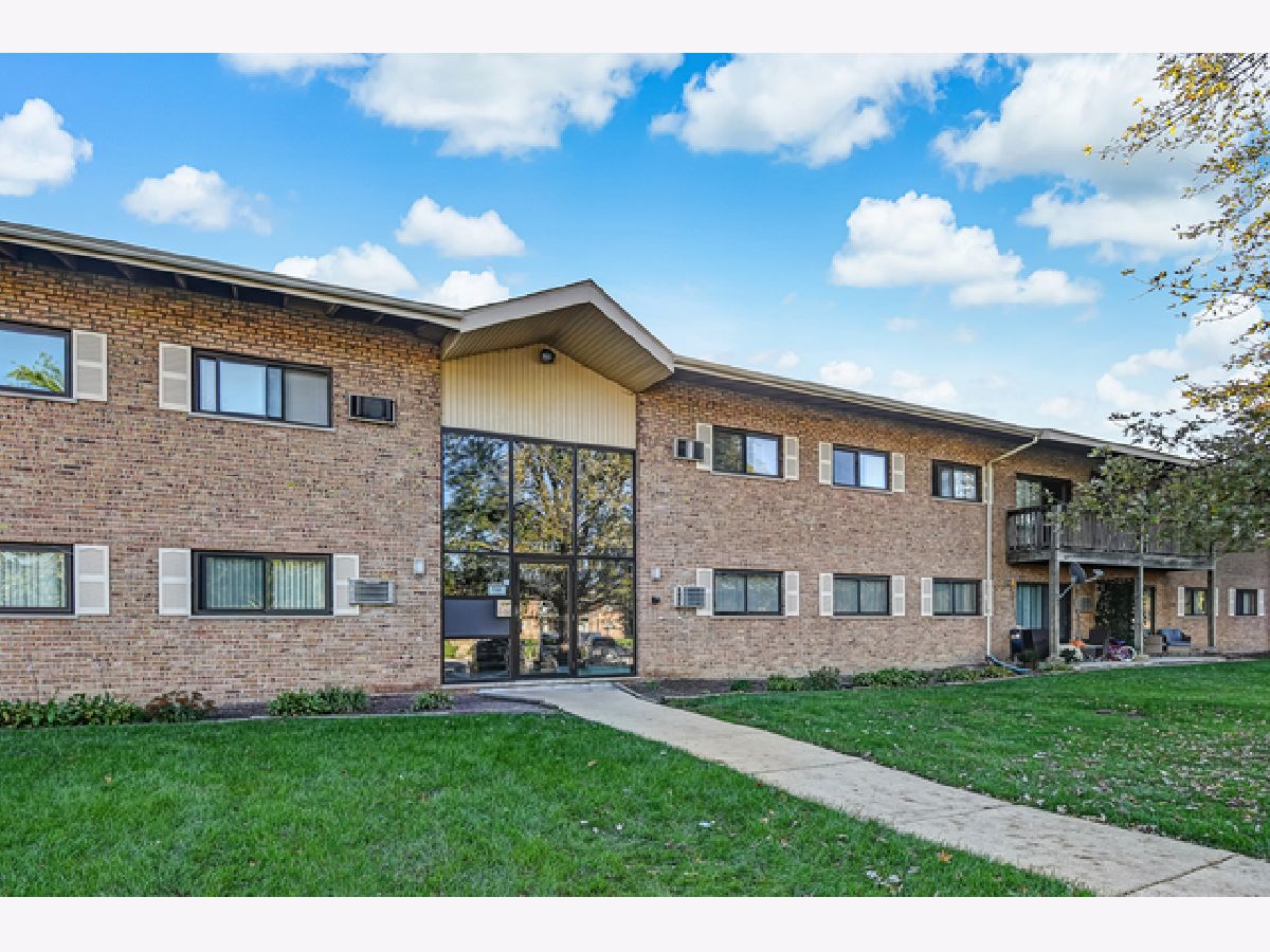 Condominiums Rented Brookdale At Darien Condominiums Darien Illinois, 7413 Brookdale