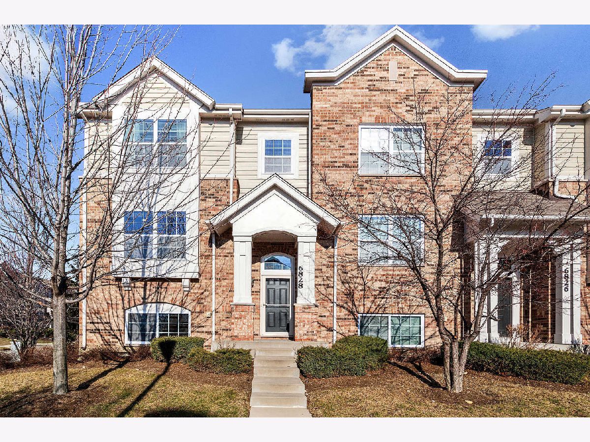 Condos & Townhomes Sold Trafalgar Woods Townhomes Morton Grove Illinois, 6828 Prairie