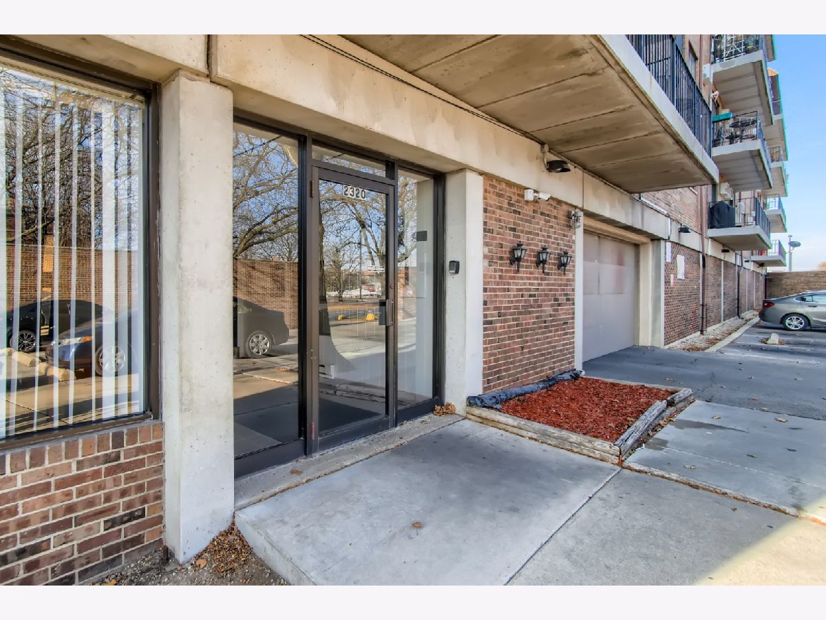 Condominiums & Homes Sold Oakfield West Chicago Illinois, 2320 Nordica