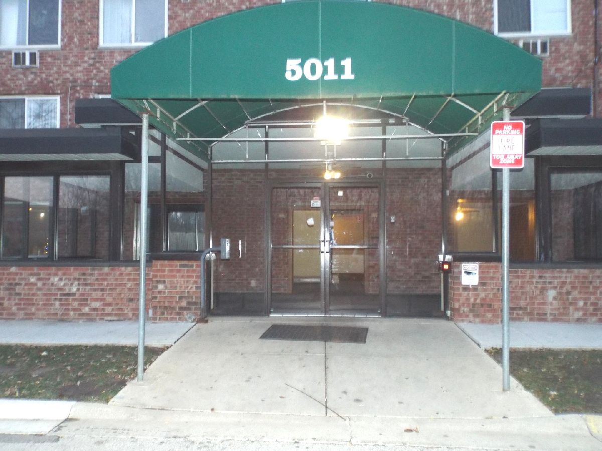 Condominiums Sold Shannon Court Streamwood Illinois, 5011 Valley