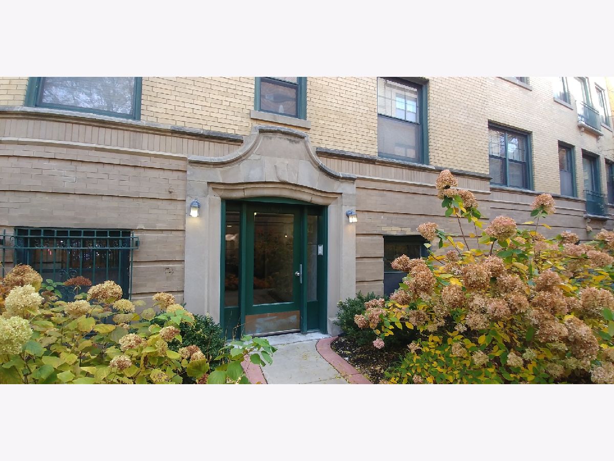 Condominiums Rented Sheridan Shore Courts Chicago Illinois, 7035 Sheridan