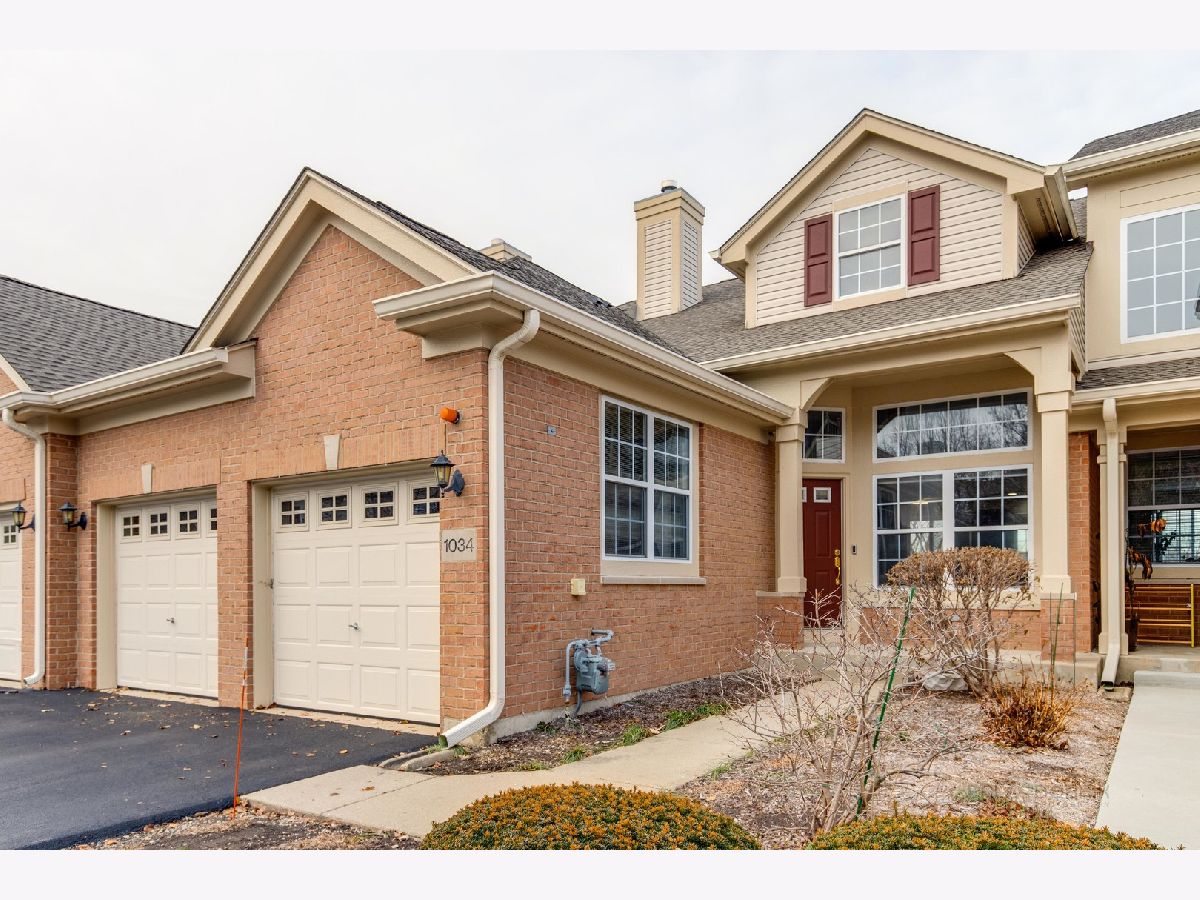 Townhomes & Homes Sold Sonoma Lake Zurich Illinois, 1034 Orchard Pond
