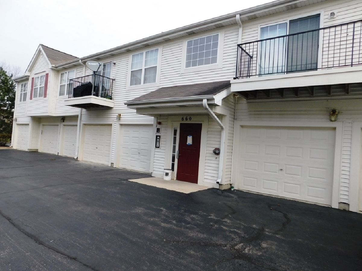 Townhomes & Condos Rented River Mill Crossings Wheeling Illinois, 660 Mill