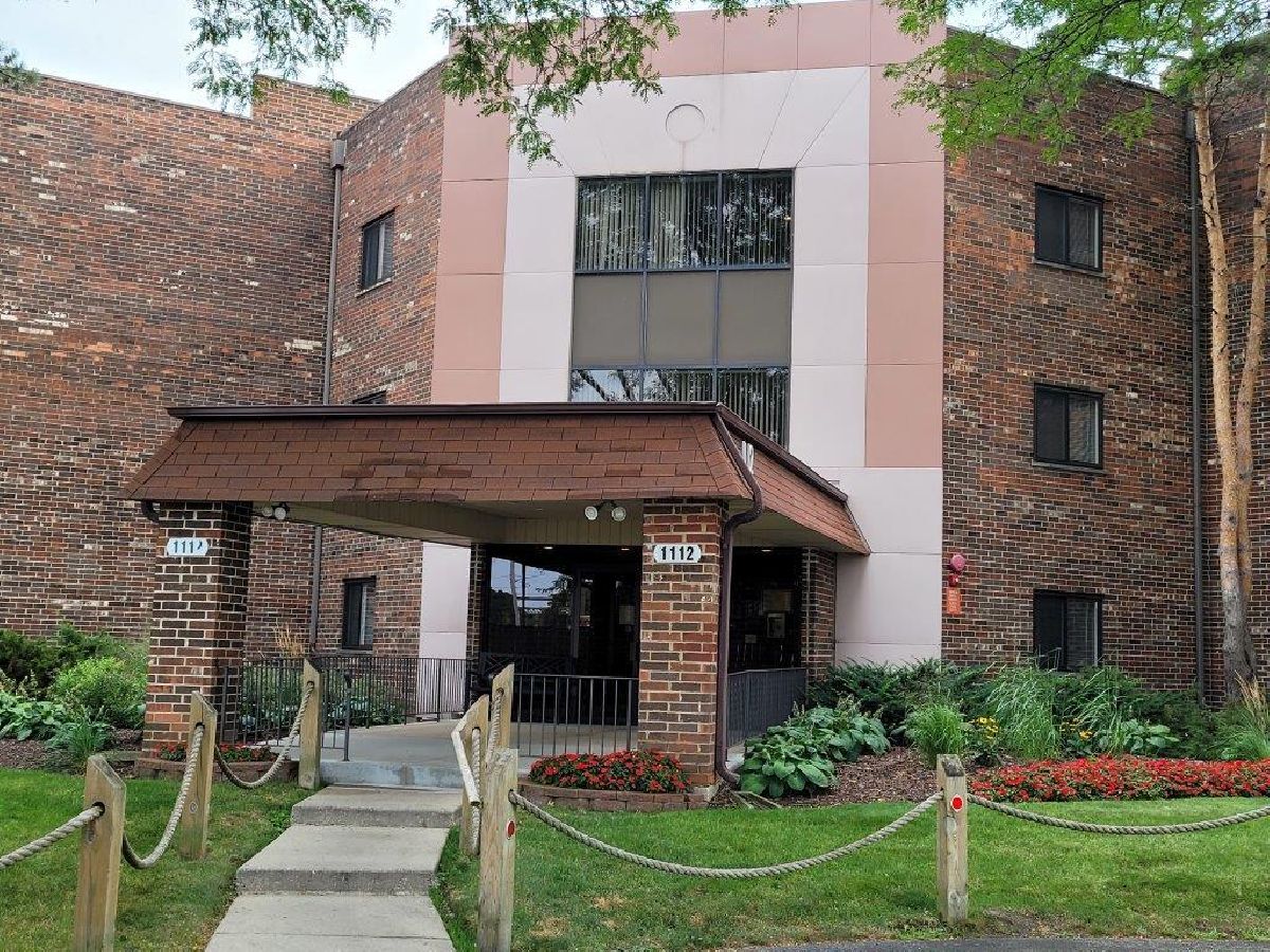 Condominiums Sold Glencove Estates Glenview Illinois, 1112 Castilian