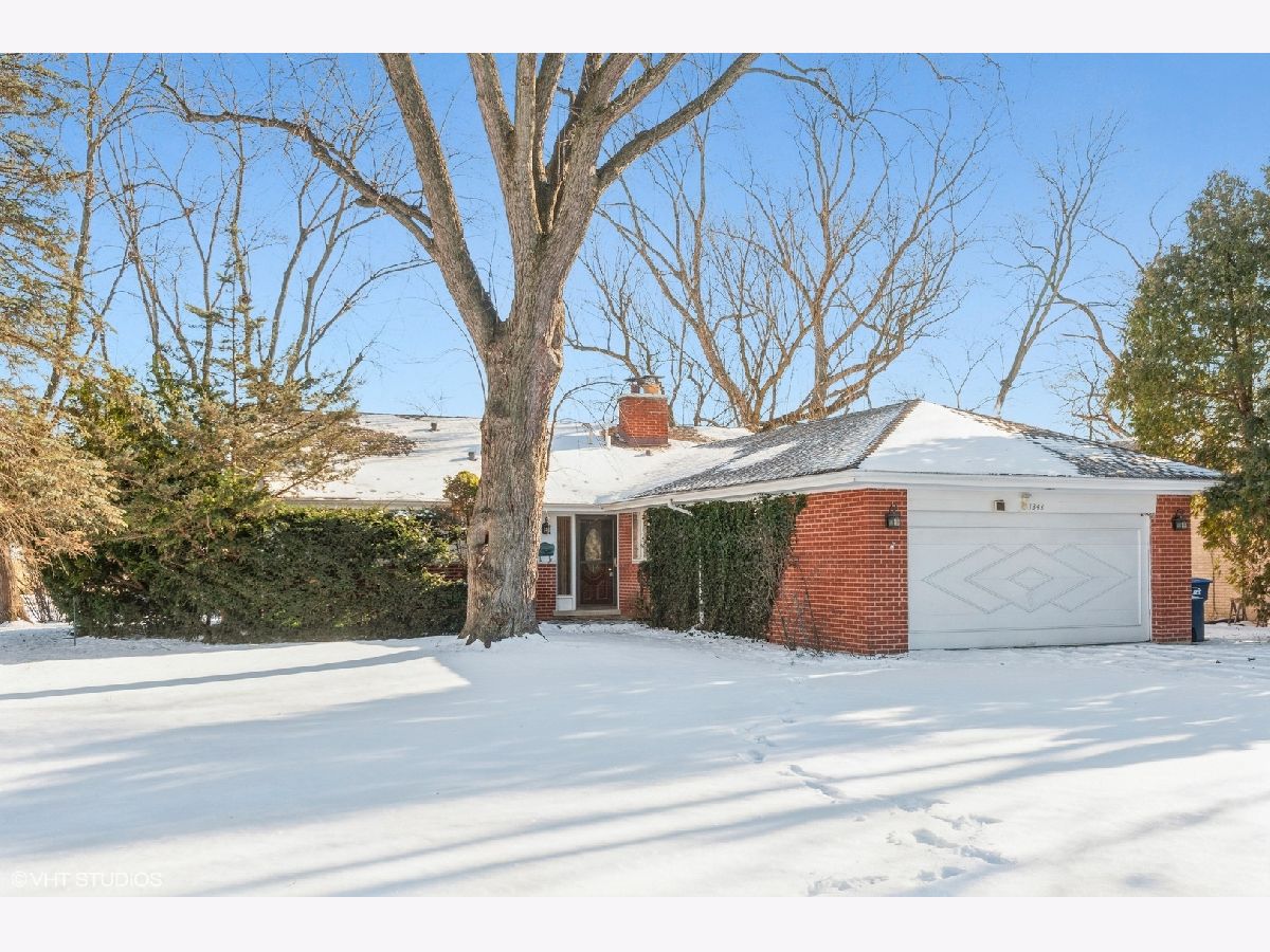 Homes Rented Northeast Deerfield Deerfield Illinois, 1343 Oxford