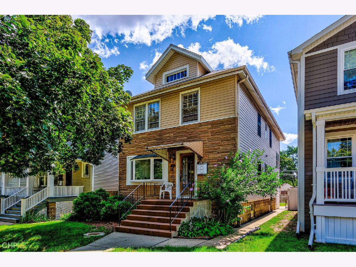 Homes Rented South Edgebrook Chicago Illinois, 5837 Peterson