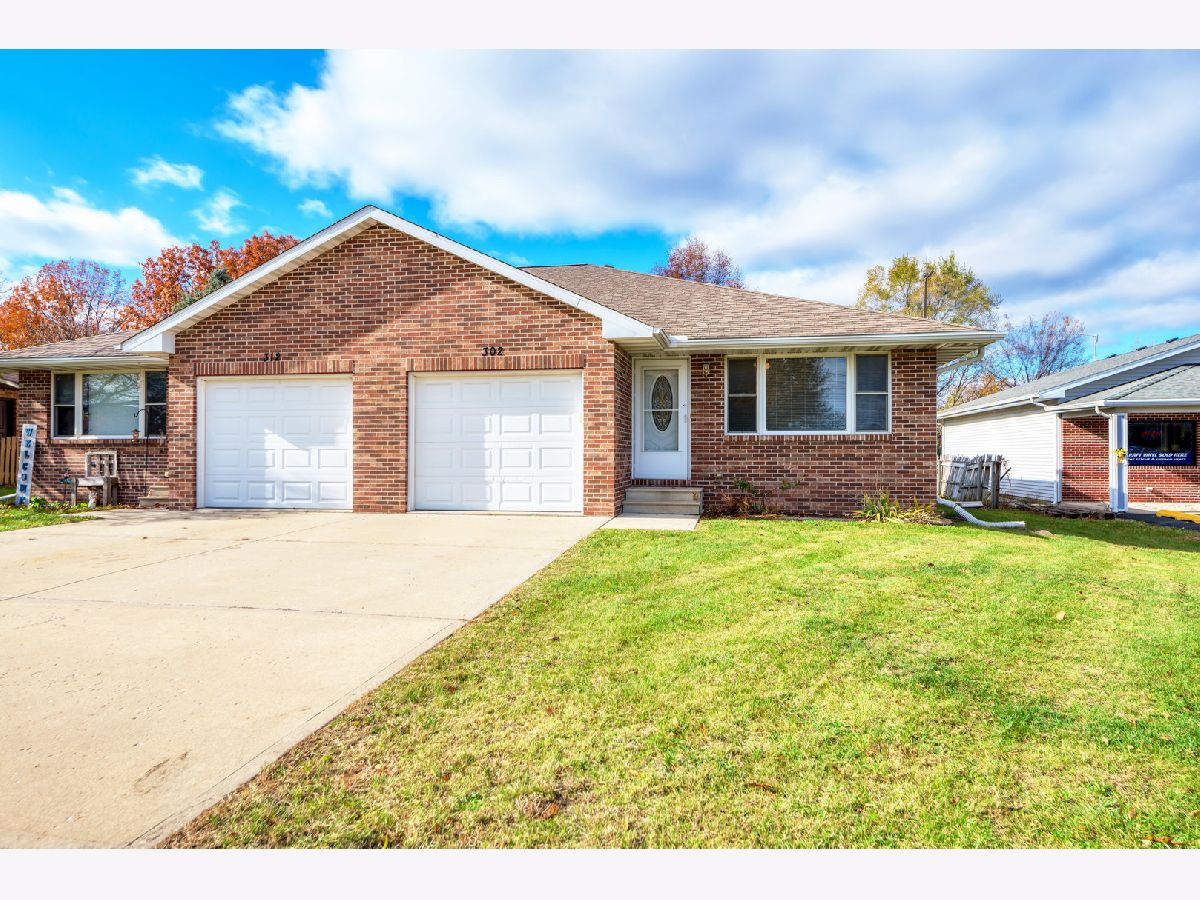 Homes & Condos & Townhomes Sold Comet Estates Braidwood Illinois, 302 Comet