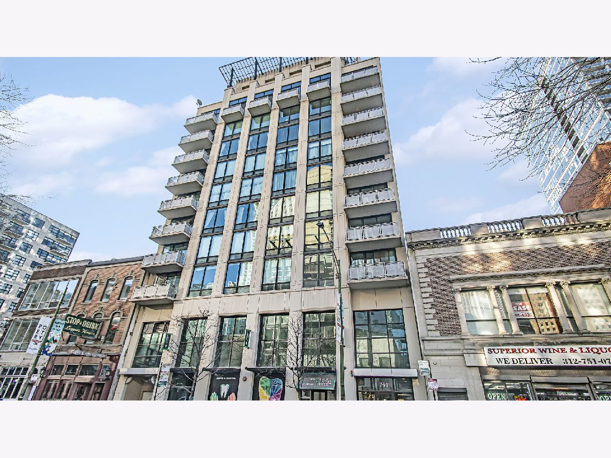 Condominiums Sold Royalle Chicago Illinois, 744 Clark
