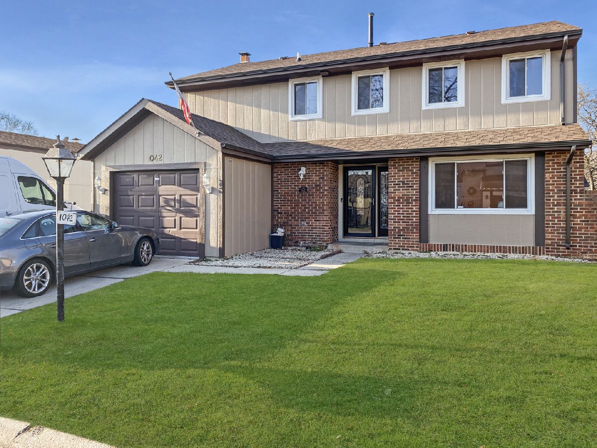 Homes & Condominiums Rented Hinswood Darien Illinois, 1042 Park Crest