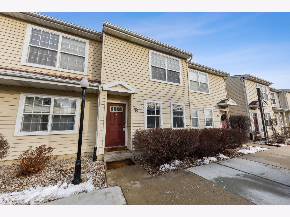 Townhomes Sold Castlebrook Townhomes Wauconda Illinois, 653 Liberty
