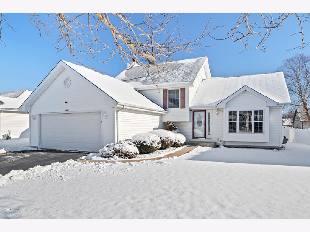 Homes & Condos & Townhomes Sold Highlands Monee Illinois, 25747 Taft