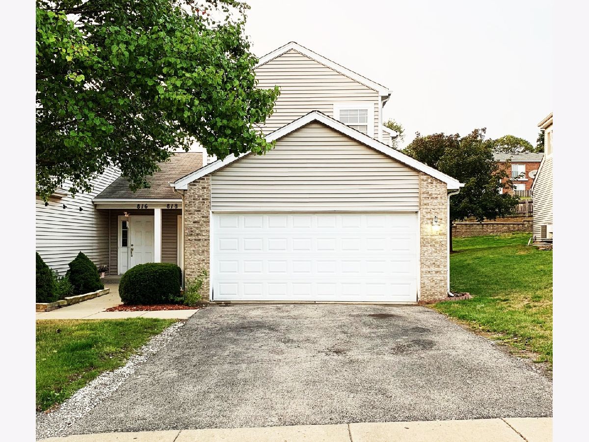 Townhomes Sold Park Bluff Villas Elgin Illinois, 818 Park Bluff
