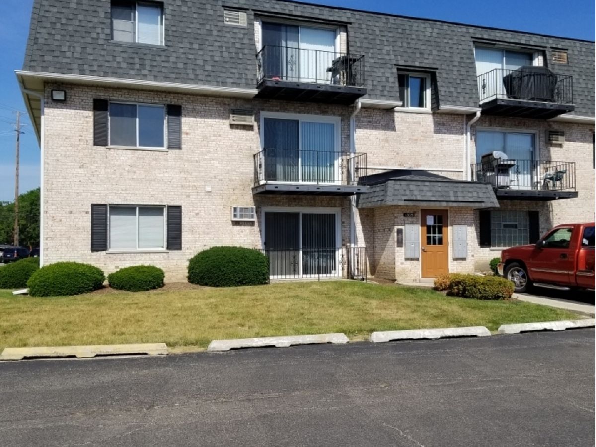 Condominiums Sold Baldwin Court Palatine Illinois, 1305 Baldwin