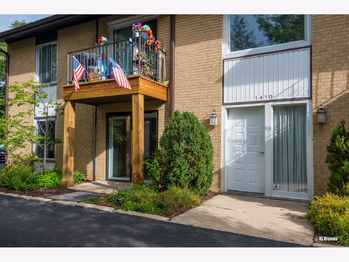 Condos & Townhomes Sold Swainwood North Condominiums Glenview Illinois, 1410 Lehigh