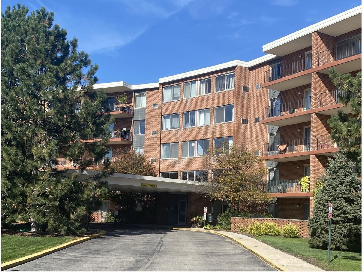 Condominiums Sold Lake Run Prospect Heights Illinois, 16 Old Willow