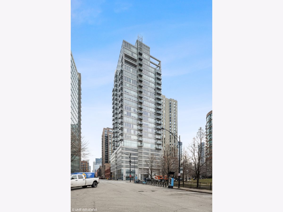 Condominiums Sold Kingsbury On The Park Chicago Illinois, 653 Kingsbury