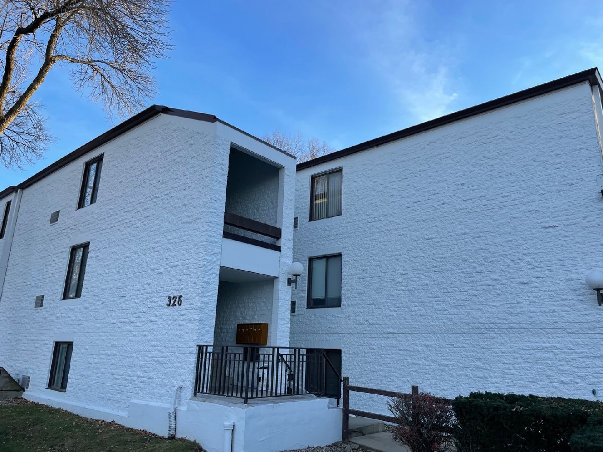 Condominiums Sold Courtyard Arlington Heights Illinois, 326 Miner
