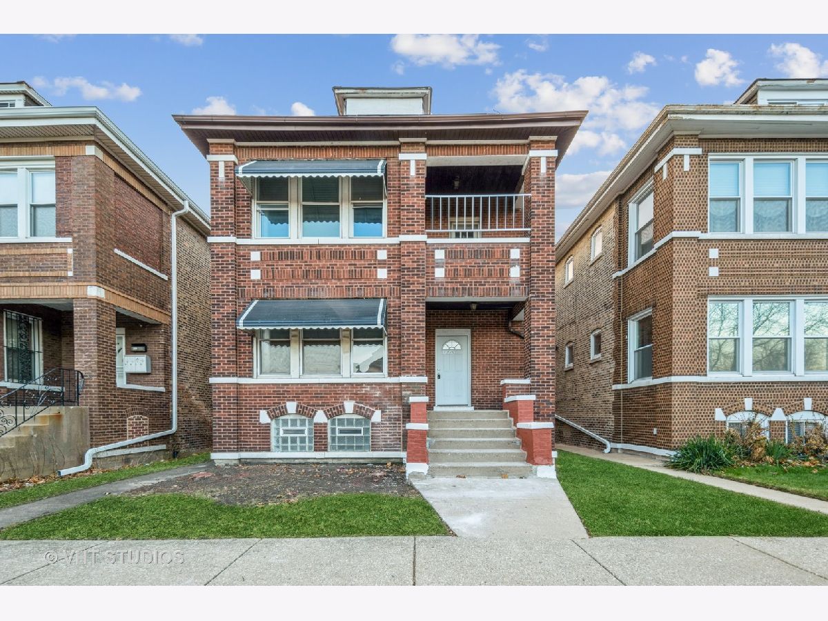 Homes & Condos & Townhomes Sold Essex Manor Chicago Illinois, 8720 Muskegon
