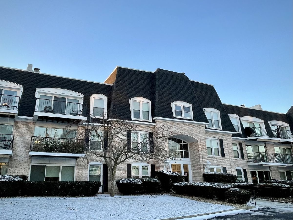 Condos & Townhomes Sold Chateaus Bloomington Illinois, 111 Rust