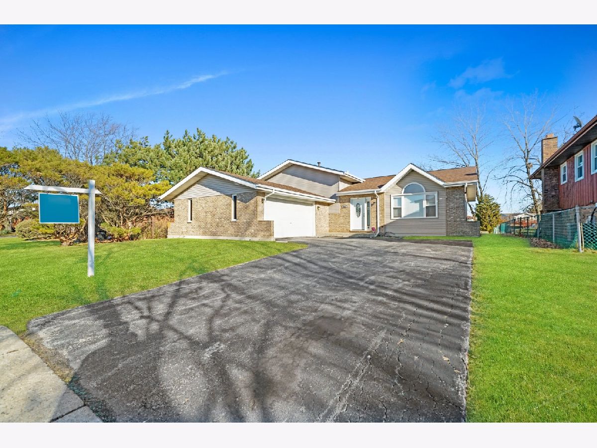 Homes & Townhomes Sold Lake Lynwood Lynwood Illinois, 19725 Crescent