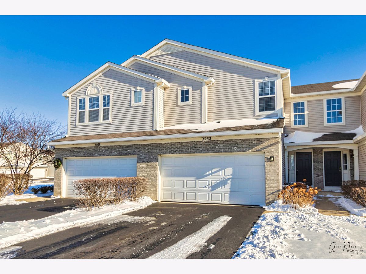 Townhomes & Condos Sold Princeton Crossing Lake In The Hills Illinois, 3232 Harvard