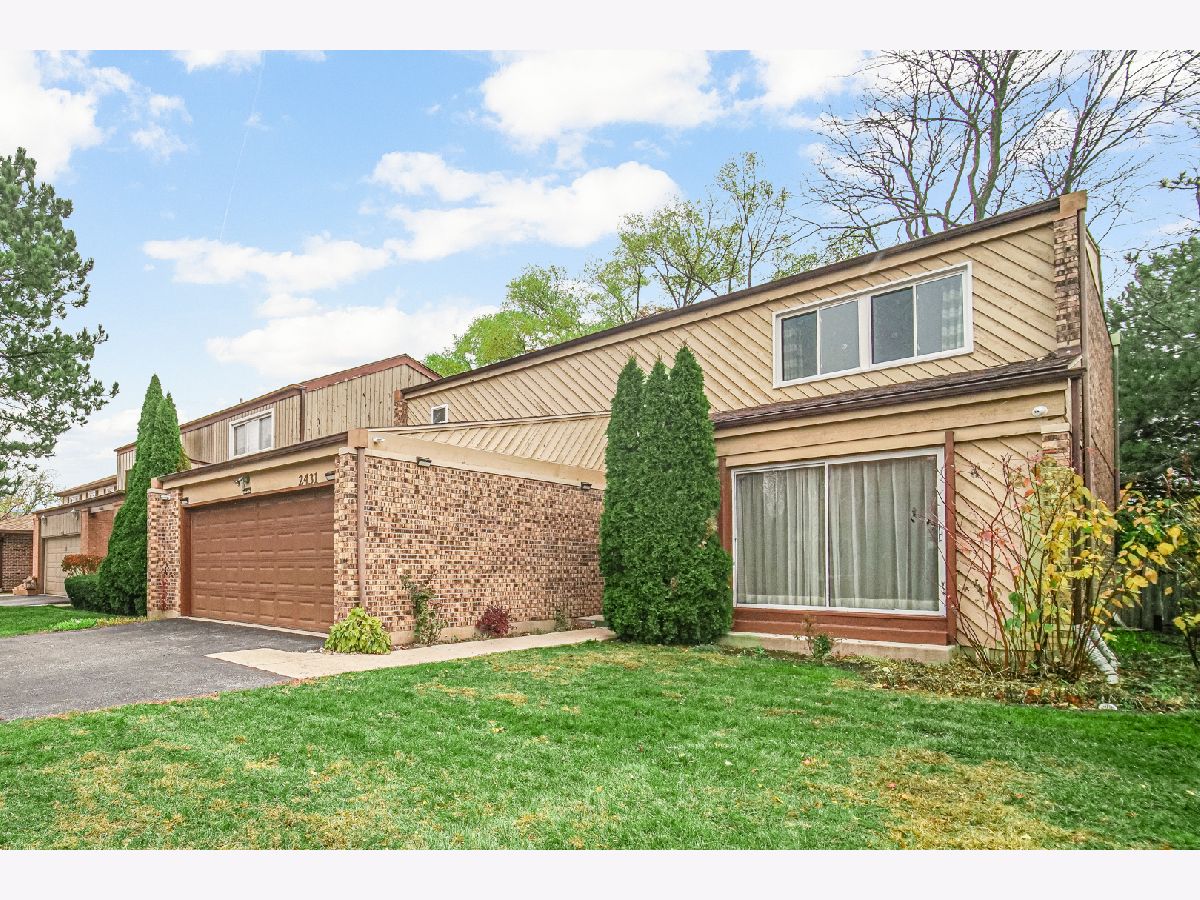 Homes & Condos & Townhomes Sold Cobblewood Northbrook Illinois, 2431 Cobblewood