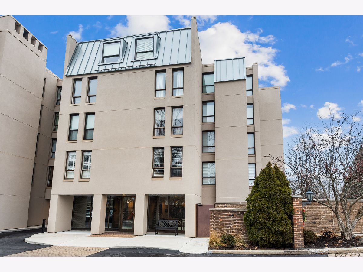 Condominiums Sold Winnetka Mews Winnetka Illinois, 630 Winnetka Mews