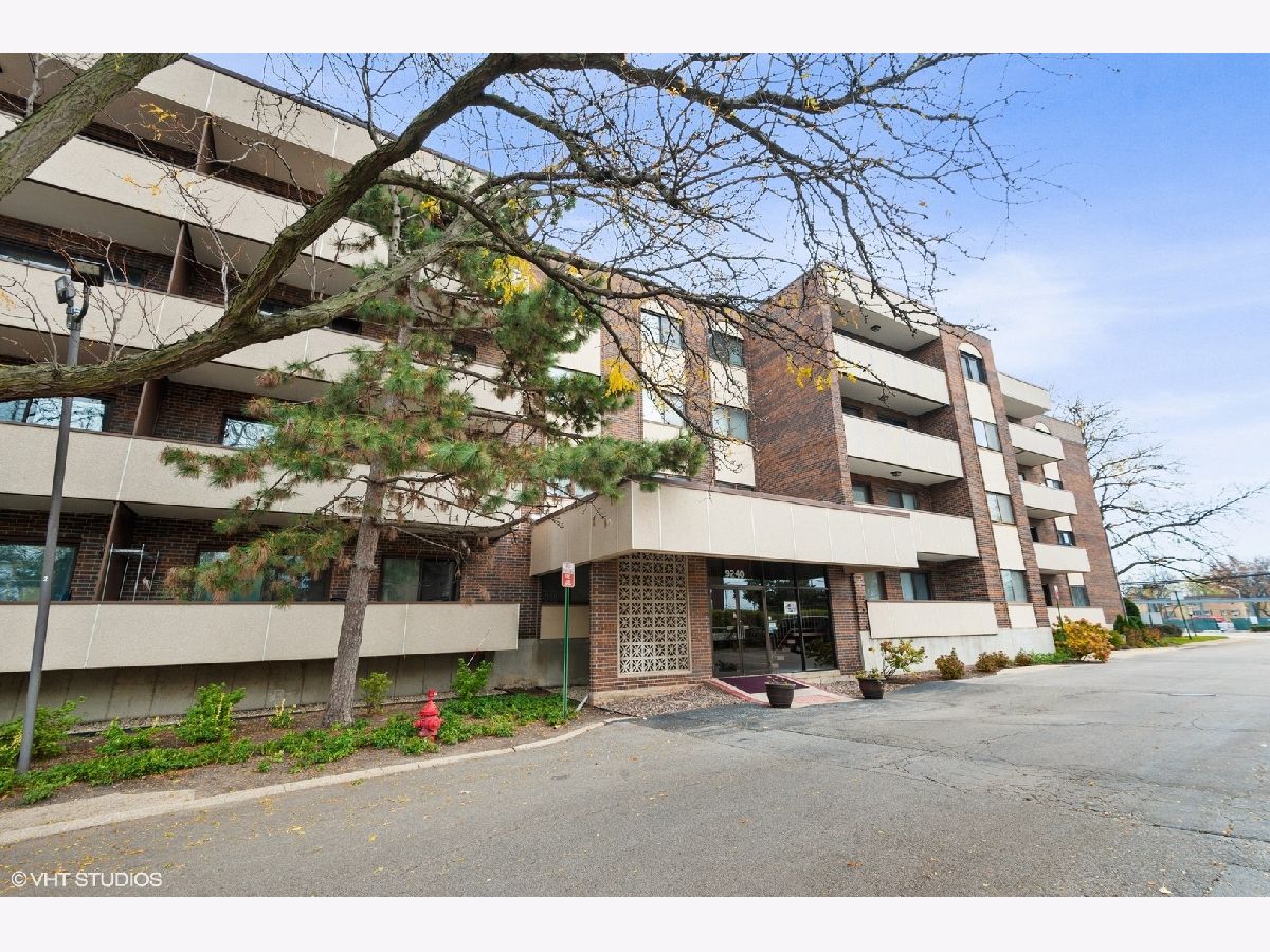 Condominiums Sold Gross Point Towers Skokie Illinois, 9240 Gross Point