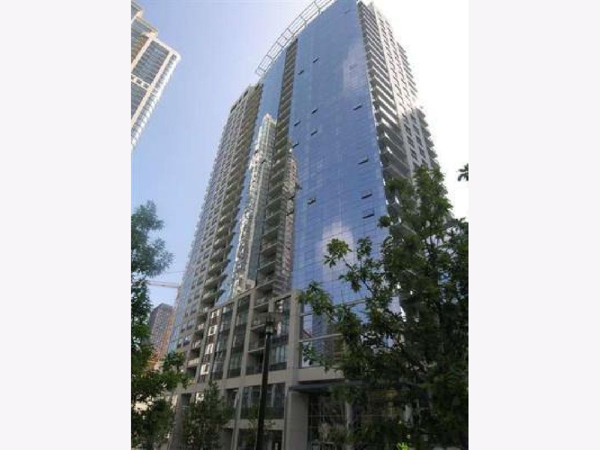 Condos & Townhomes Rented Lancaster Chicago Illinois, 201 Westshore