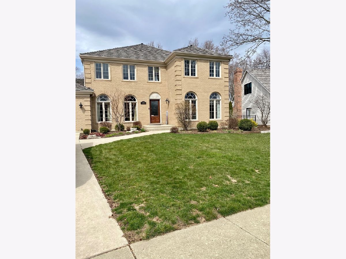 Homes Sold Interlaken Ridge Libertyville Illinois, 1104 Loyola