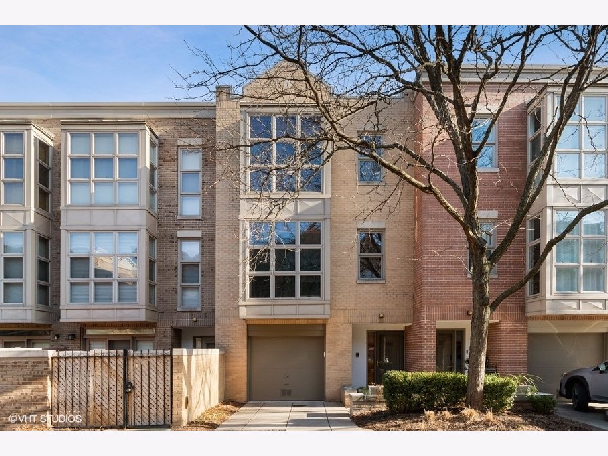 Townhomes Sold Lakewood Commons Chicago Illinois, 2331 Wayne