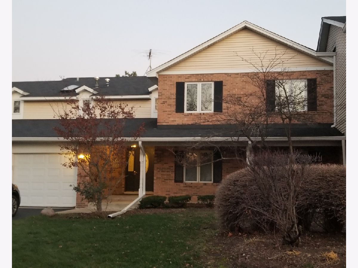 Condominiums Rented Creekside Court Naperville Illinois, 978 Benedetti