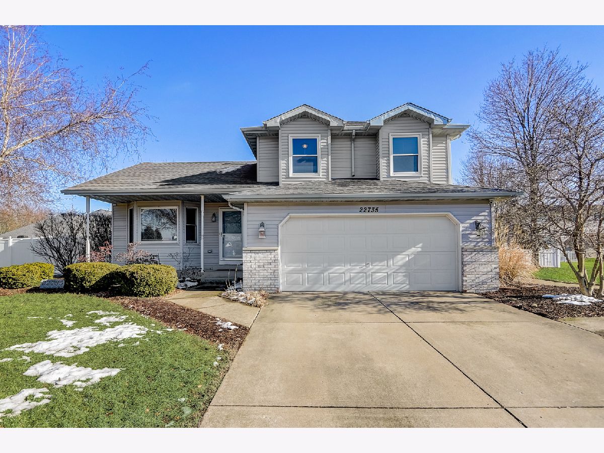 Homes & Condos & Townhomes Sold Park Place Channahon Illinois, 22735 Park Place