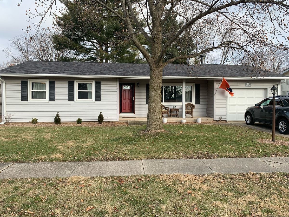 Homes & Condominiums Rented Southwood Champaign Illinois, 2106 Tamarack