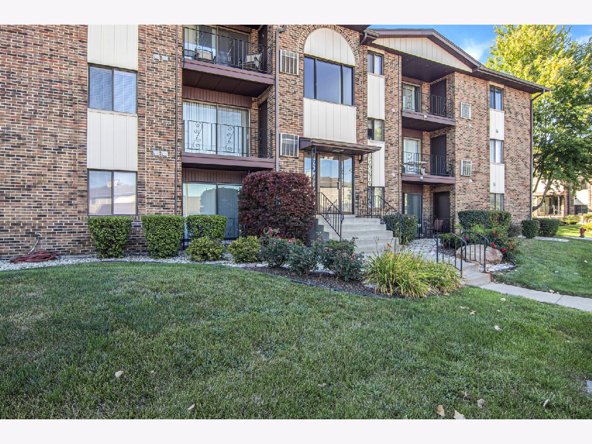 Condominiums Sold Applegate Crestwood Illinois, 13933 Laramie