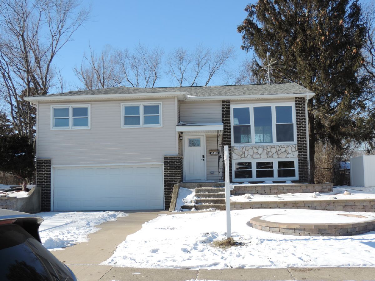 Homes Sold Highlands Woodridge Illinois, 7410 Hawthorne