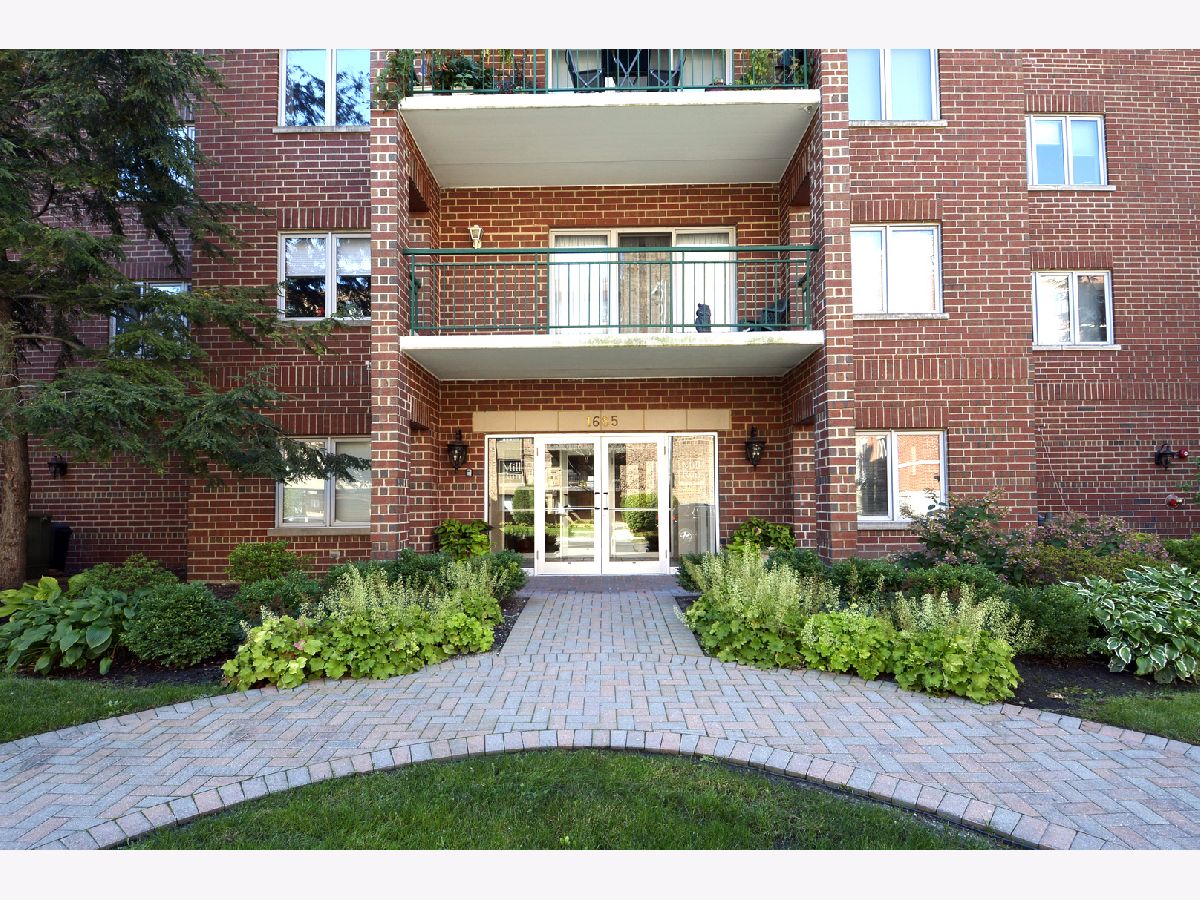 Condominiums Sold Mill Run Of Des Plaines Des Plaines Illinois, 1685 Mill