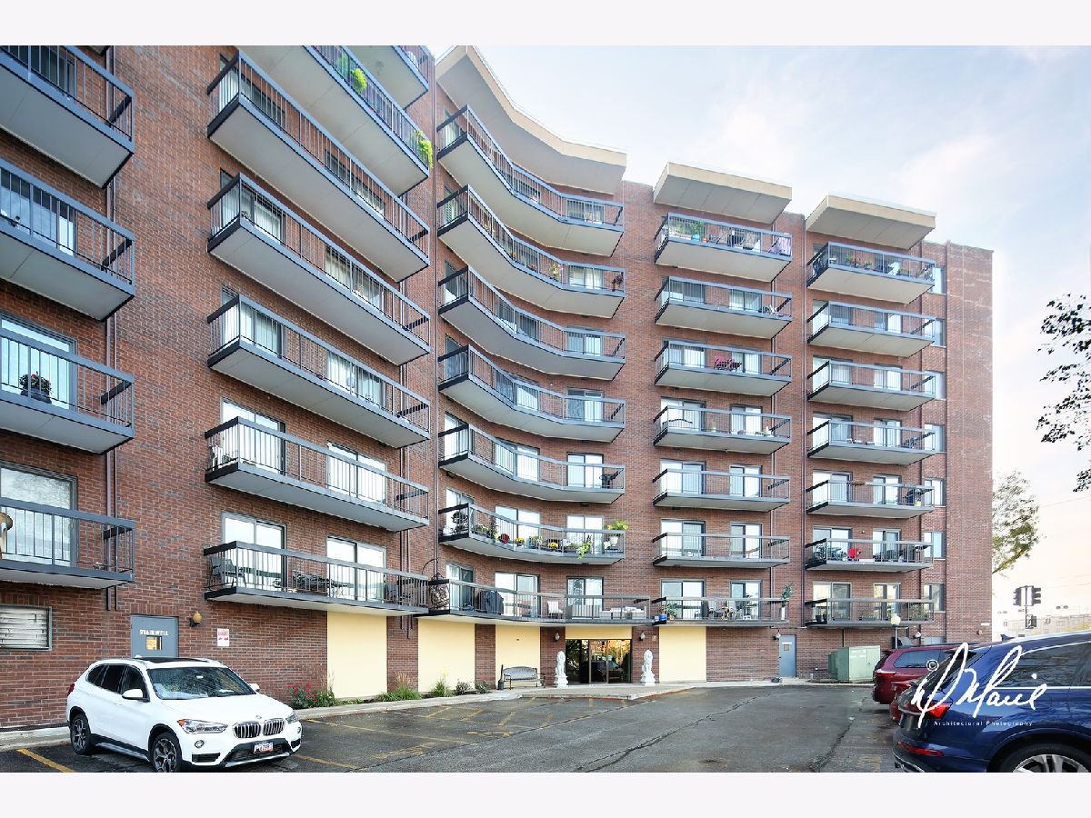 Condominiums Sold Landmark Des Plaines Illinois, 711 River