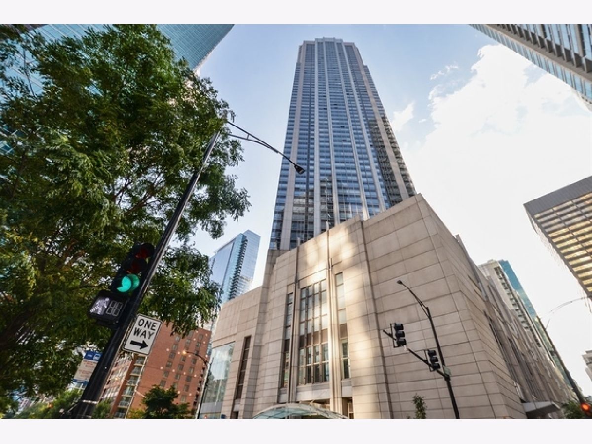 Condominiums Sold River East Chicago Illinois, 512 Mcclurg