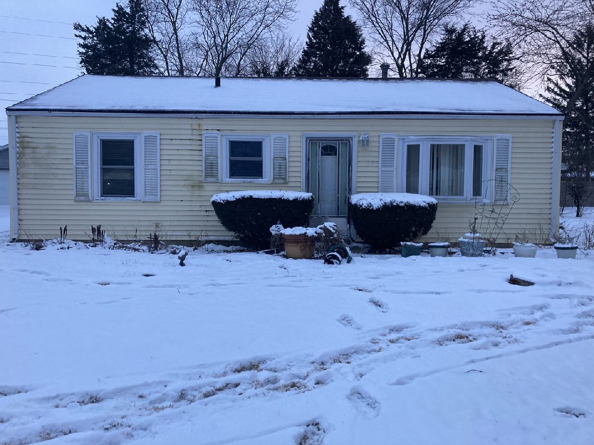 Homes Rented Preston Heights Joliet Illinois, 306 Luana