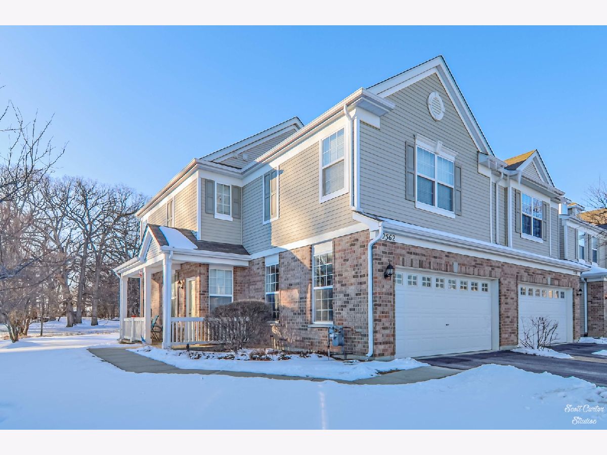 Townhomes & Homes Sold Evergreen Park Mchenry Illinois, 2562 Evergreen